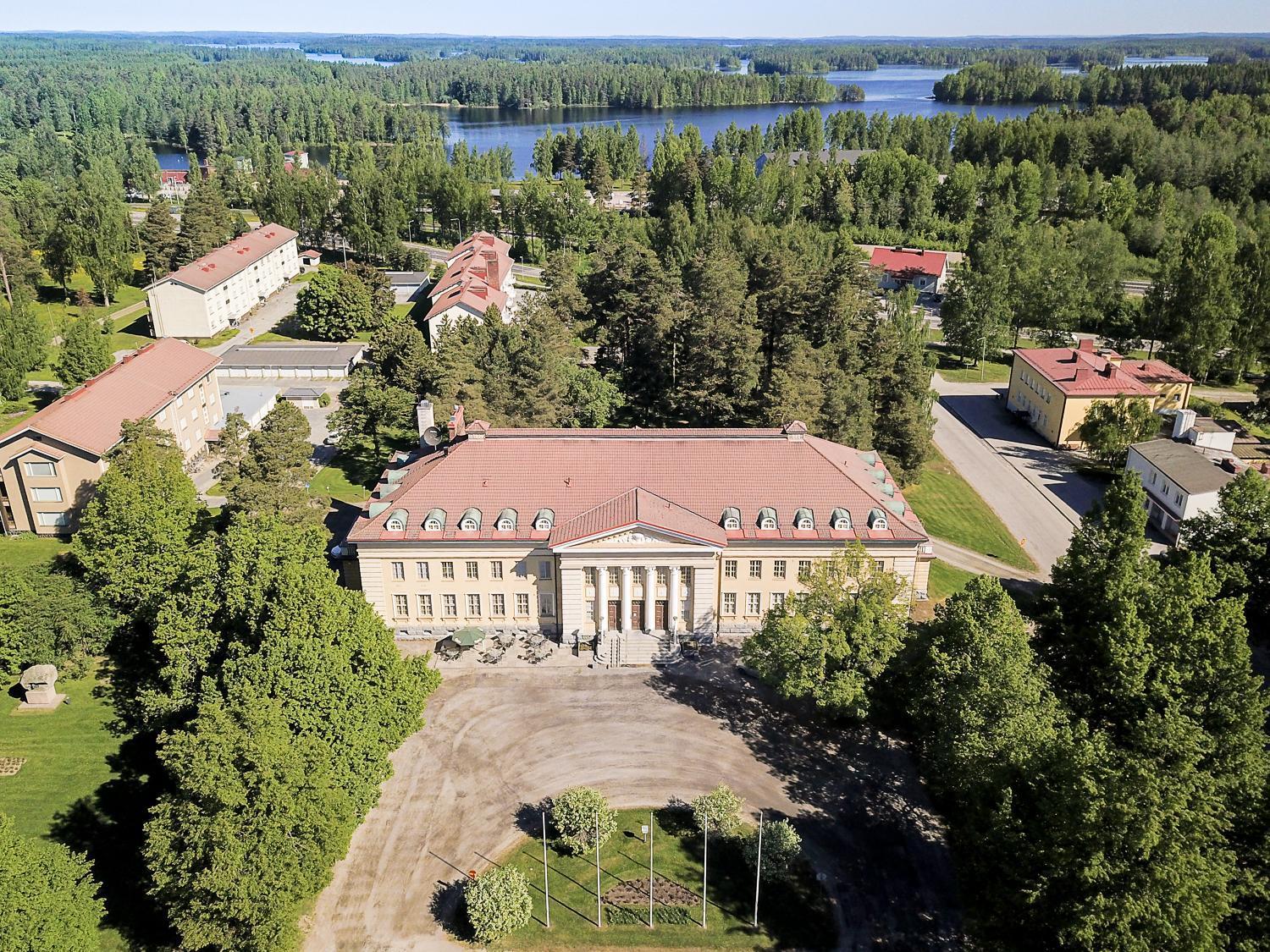 Hotelli-Ravintola Maentaen Klubi Mantta Exterior foto